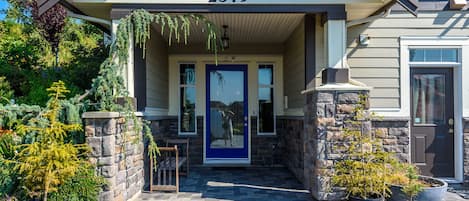 The "Secret Garden" Suite | Property entrance