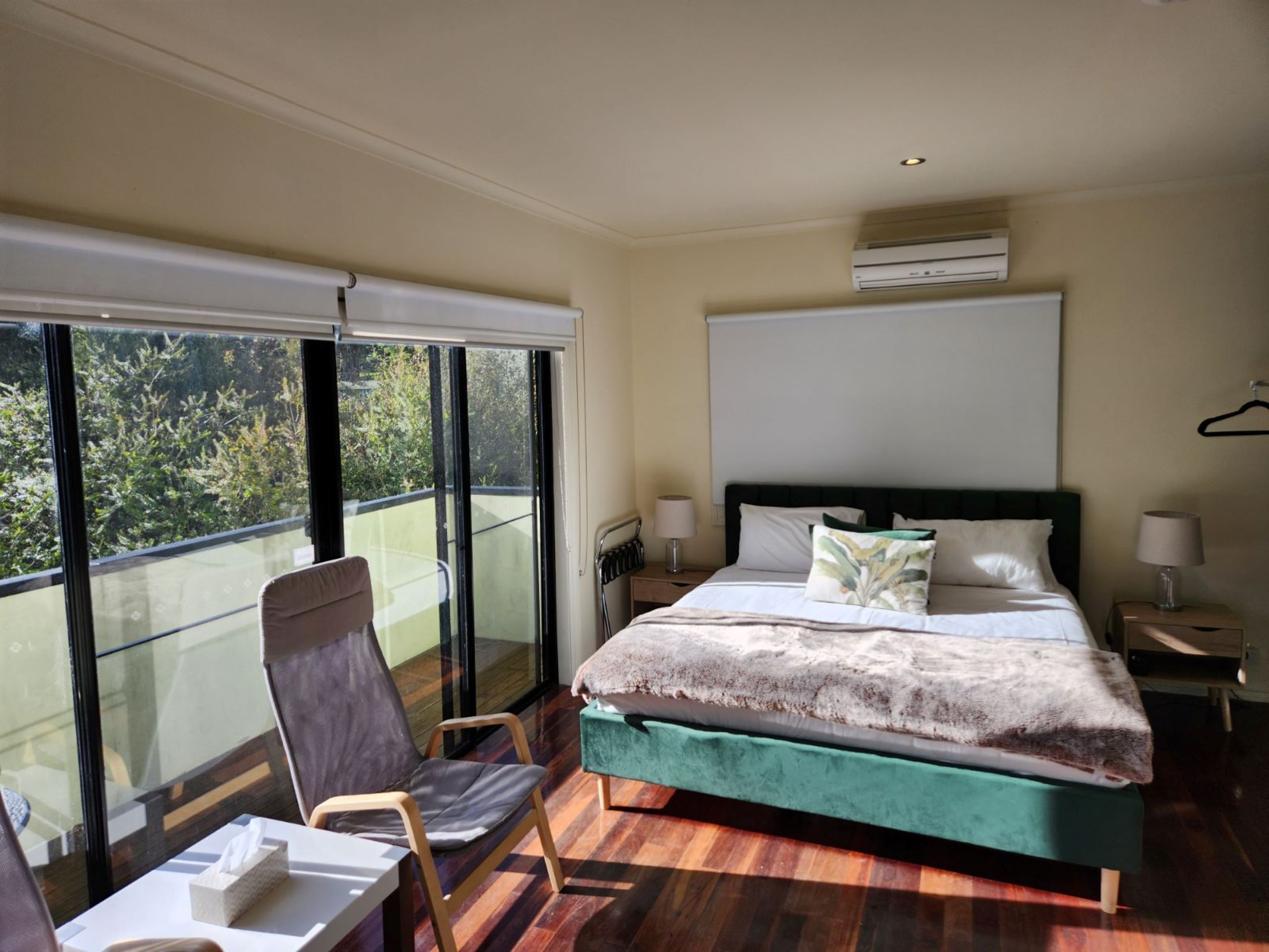 Lilly Pilly Suite - Spa Bath | 1 dormitorio, ropa de cama de alta calidad, edredones de plumas