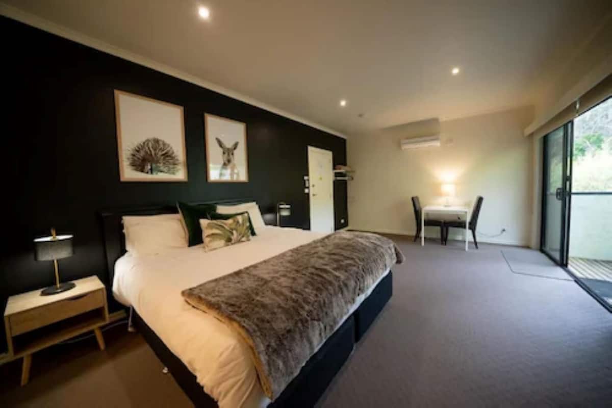 Protea Suite - No Spa Bath