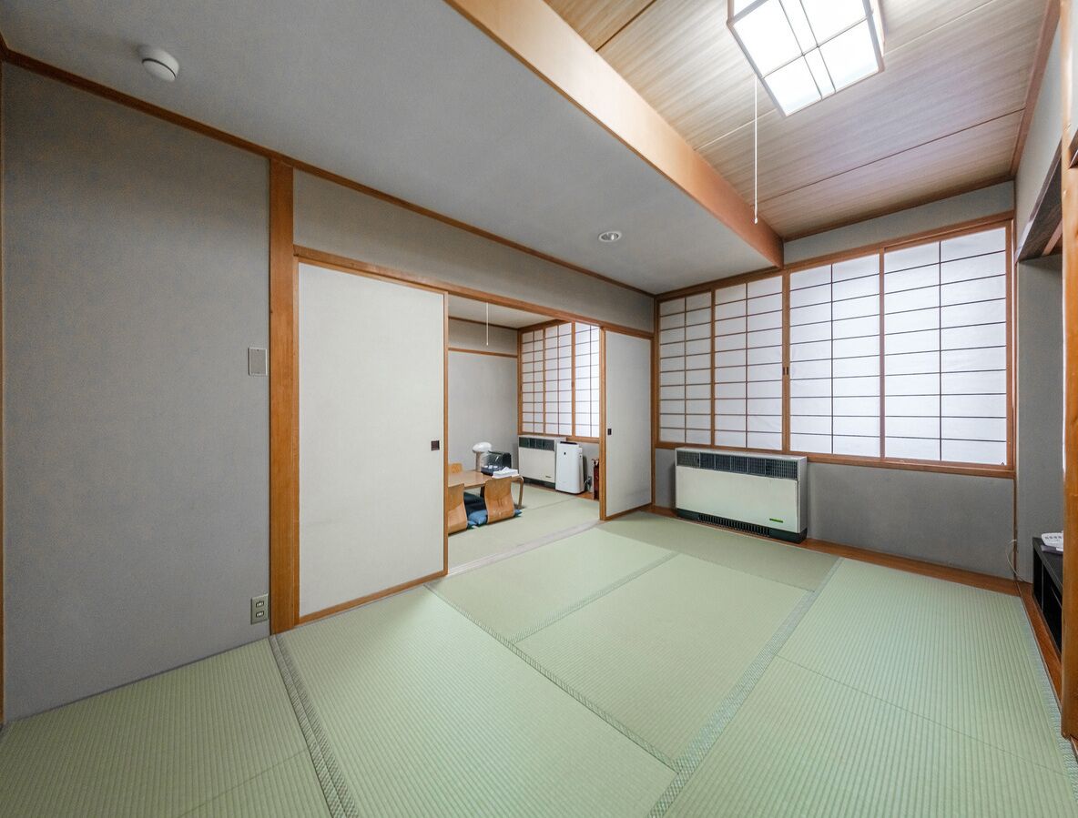 Habitación tradicional, para no fumadores (Main Building, Tatami Room) | Escritorio y ropa de cama 
