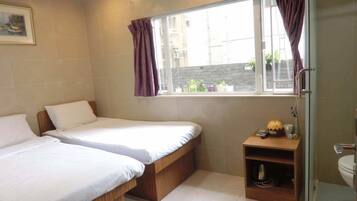 Triple Room | Blackout curtains, free WiFi, bed sheets