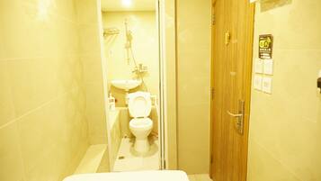Single Room | Blackout drapes, free WiFi, bed sheets
