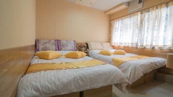 Quadruple Room | Blackout curtains, free WiFi, bed sheets