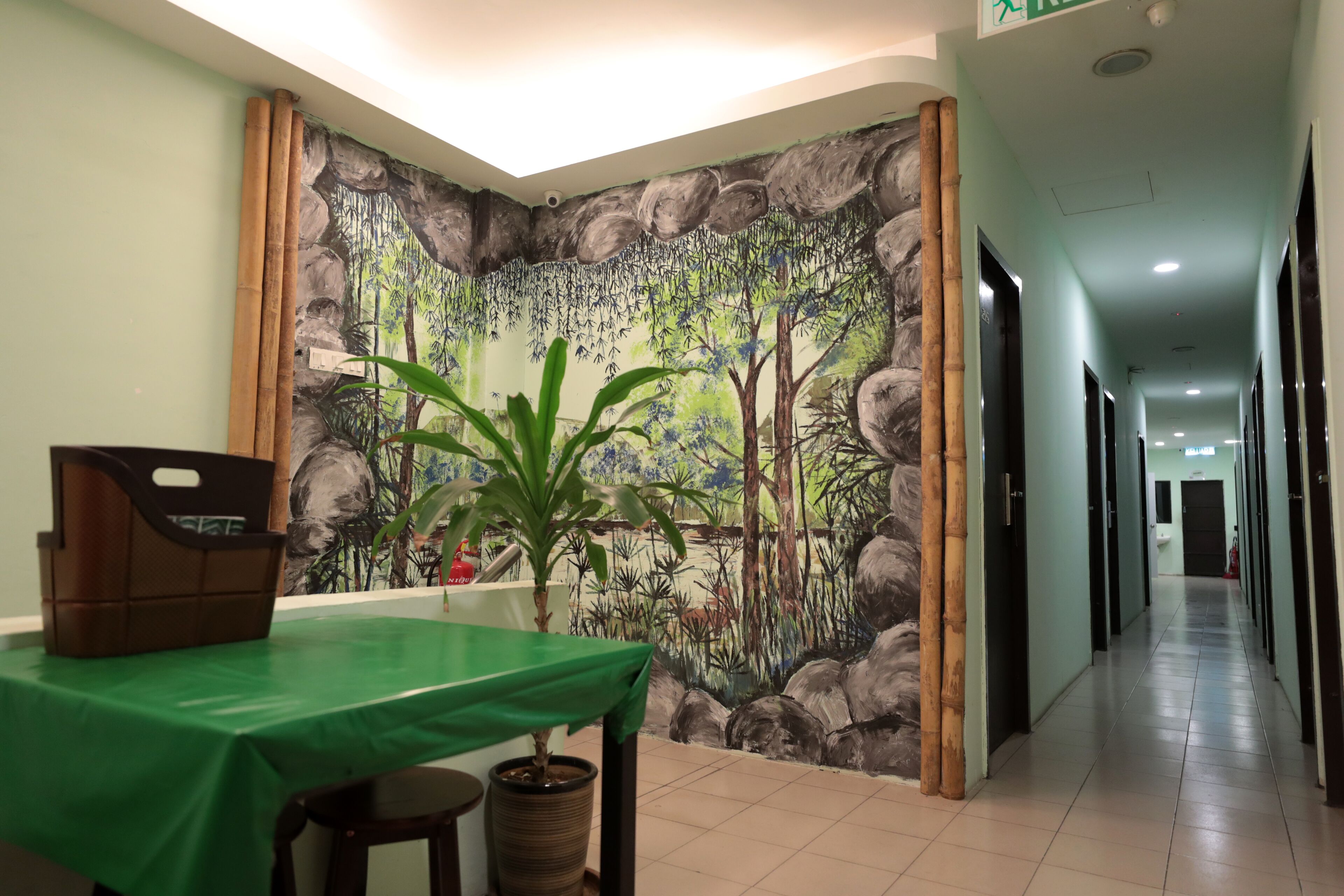 Photo - Rain Forest Hotel