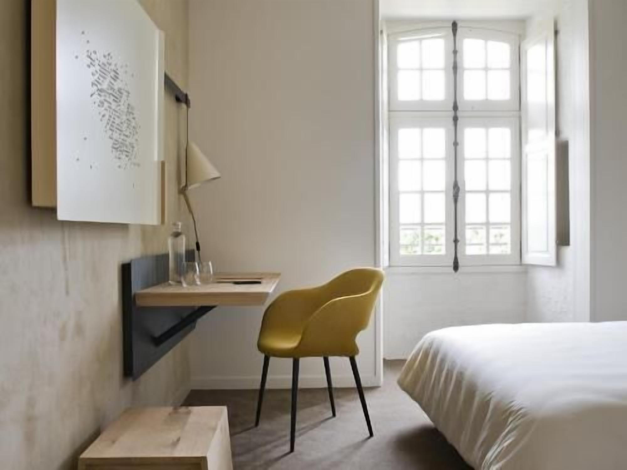 Premium bedding, pillowtop beds, in-room safe, desk