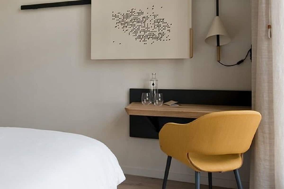 premium bedding, pillow-top beds, in-room safe, desk