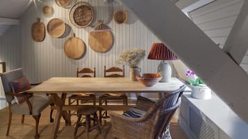 Apartamento City | Servicio de comidas en la habitación