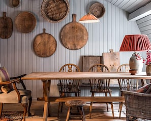 City Apartment | In-room dining