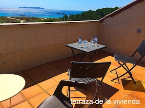 Casa, 4 habitaciones | Terraza o patio