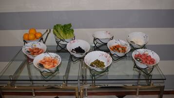 Petit déjeuner buffet servi tous les jours en supplément