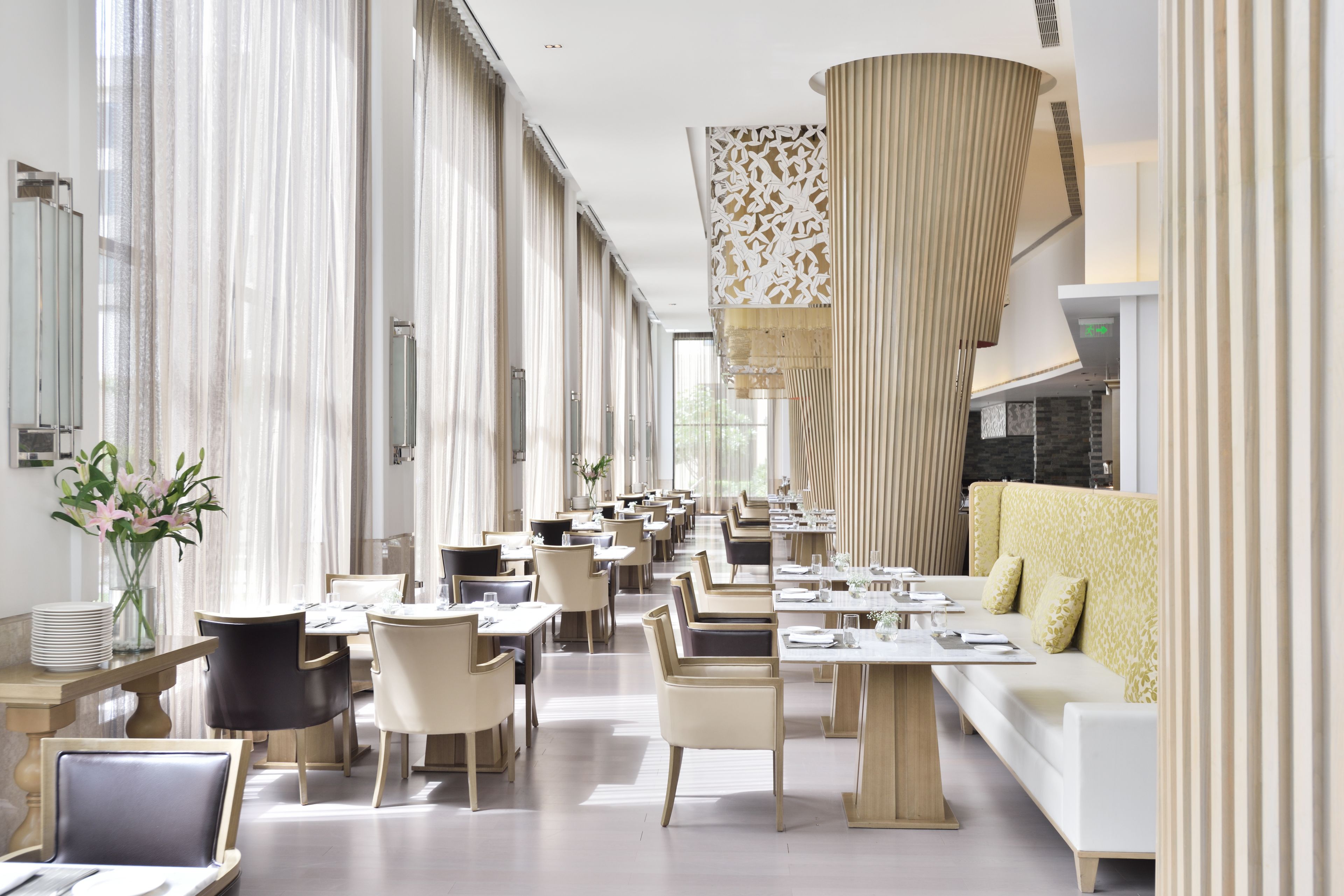 2 restaurants, breakfast, lunch, dinner served; international cuisine