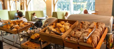 Daily continental breakfast for a fee