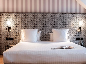 Standard Suite, 1 Double Bed with Sofa bed | Premium bedding, memory foam beds, in-room safe, desk