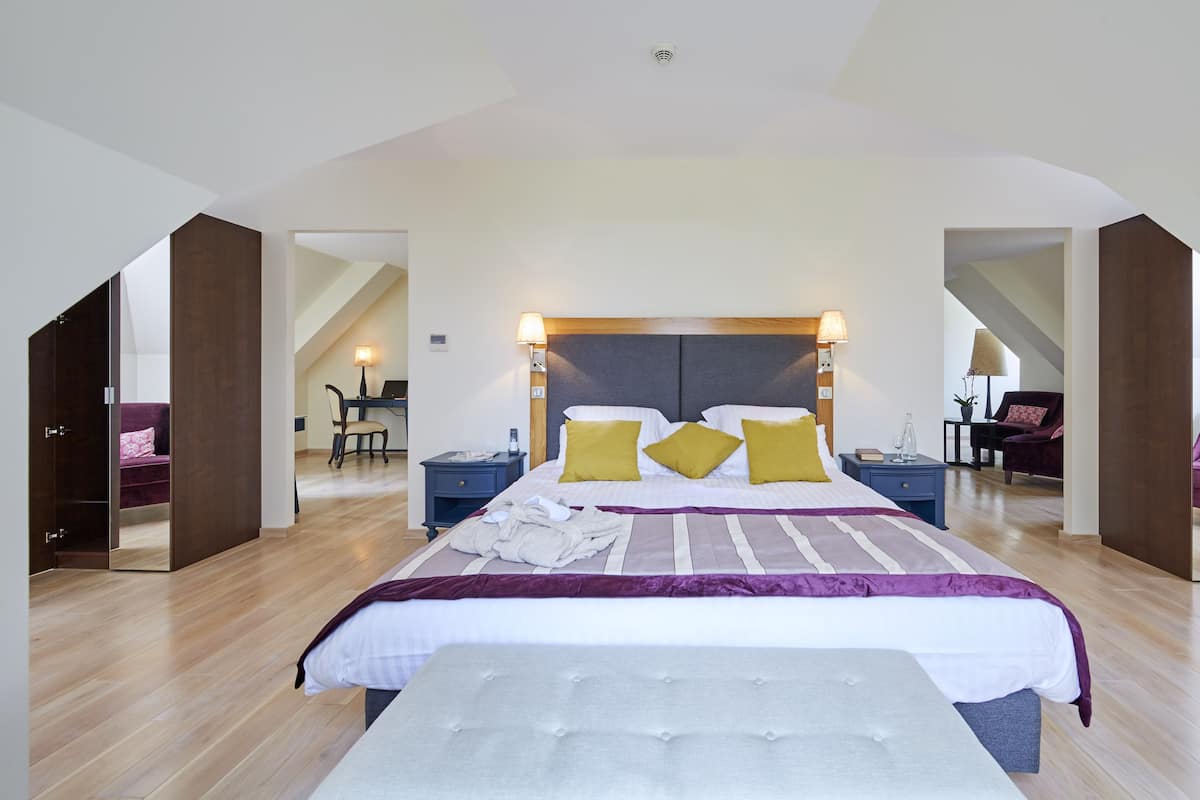 Premium bedding, memory-foam beds, in-room safe, desk