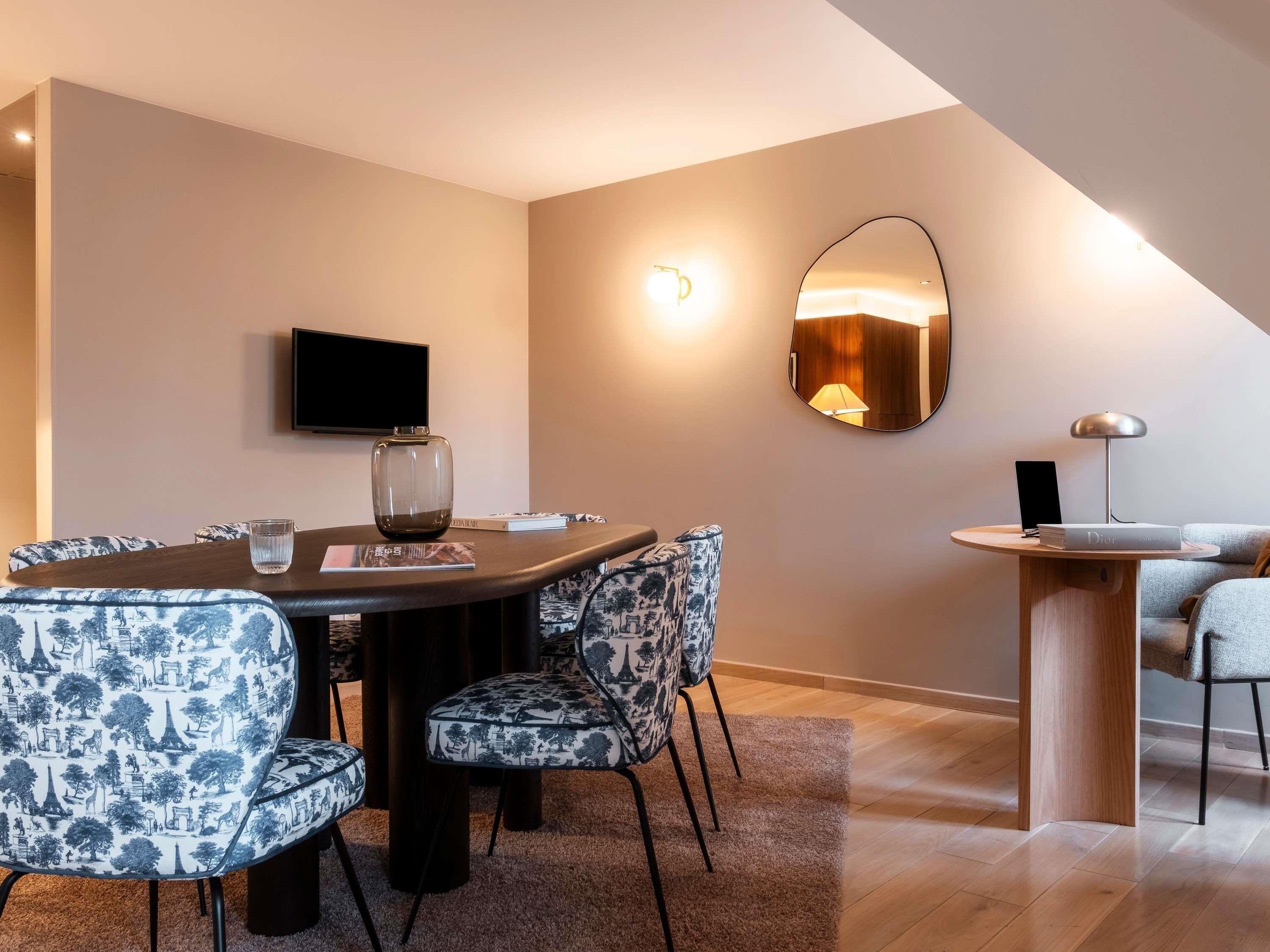 Svit Standard - 1 dubbelsäng med bäddsoffa | Sängtillbehör av högsta kvalitet och memory foam-madrasser