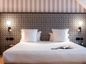 Standaard suite, 1 tweepersoonsbed met slaapbank | Luxe beddengoed, bedden met traagschuimmatras, een kluis op de kamer