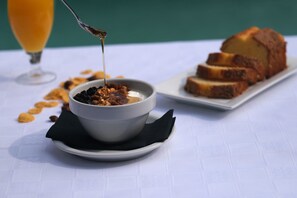 Daily buffet breakfast for a fee - Hotel Taxiarhis (Pineios)