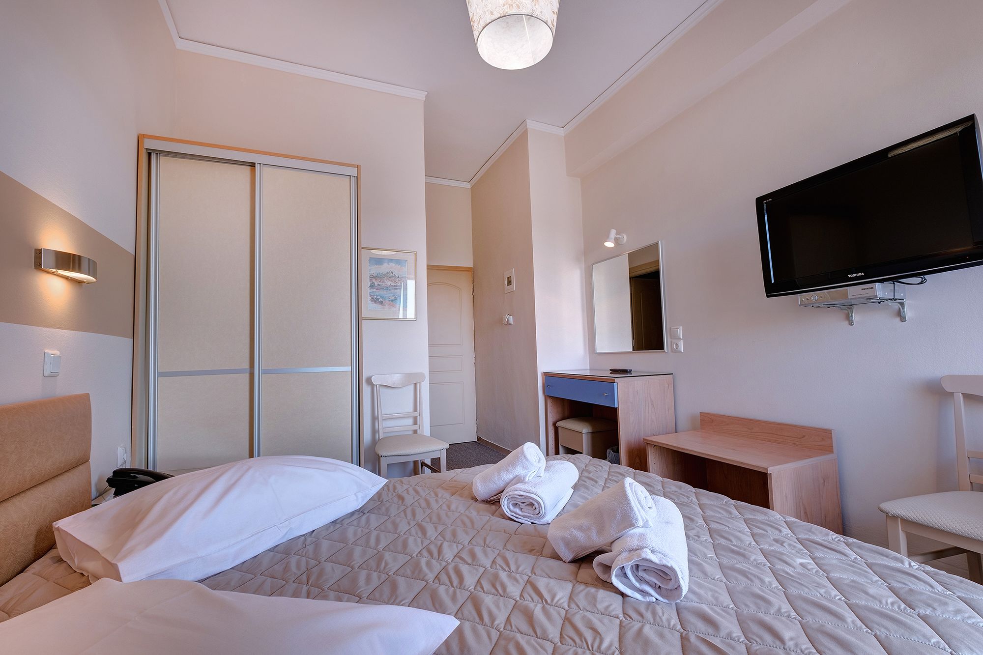 single room | in-room safe, soundproofing, free cots/infant beds, free wifi