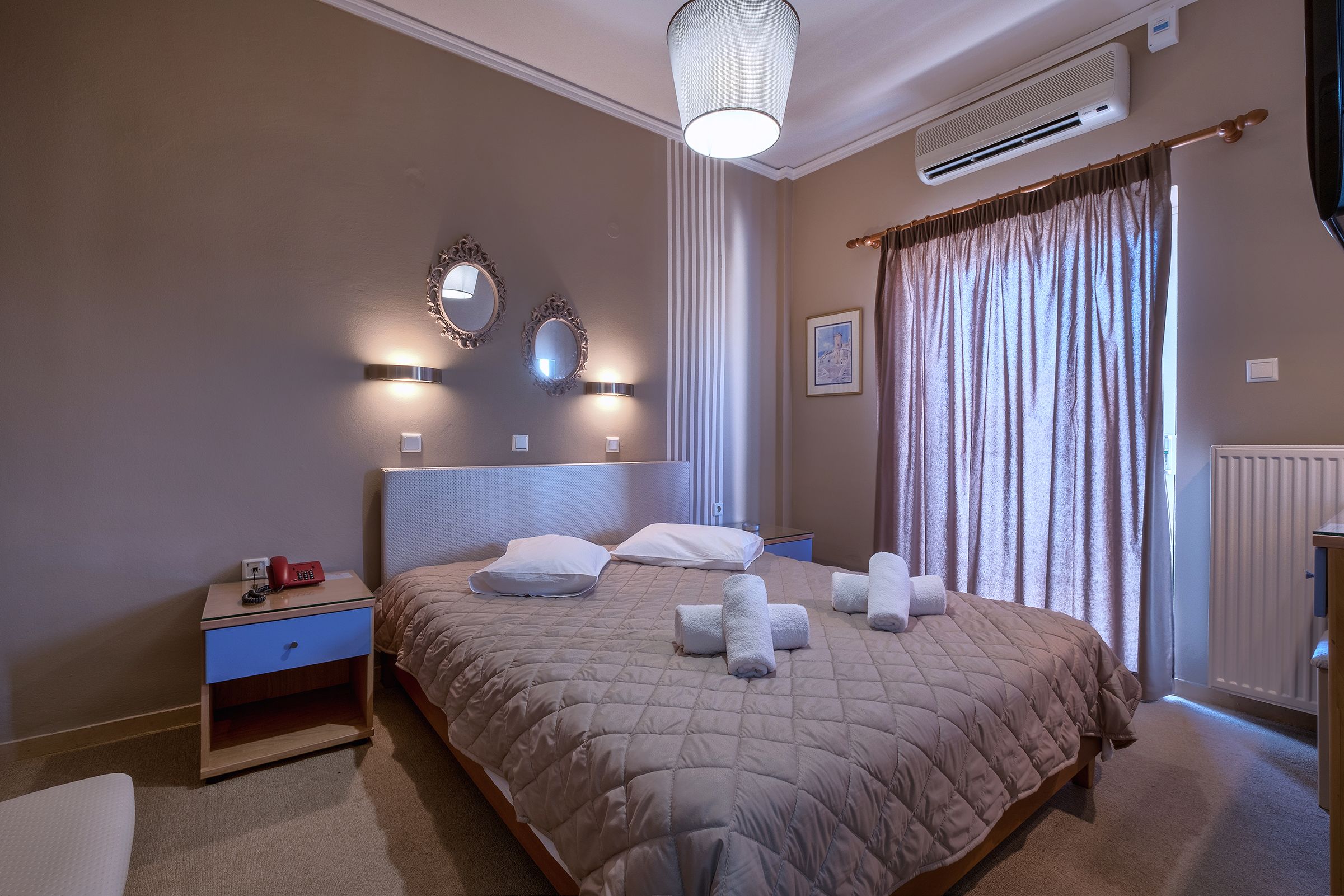 standard room | in-room safe, soundproofing, free cots/infant beds, free wifi