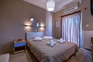 Quarto standard | Cofres nos quartos, quartos à prova de som, berços grátis