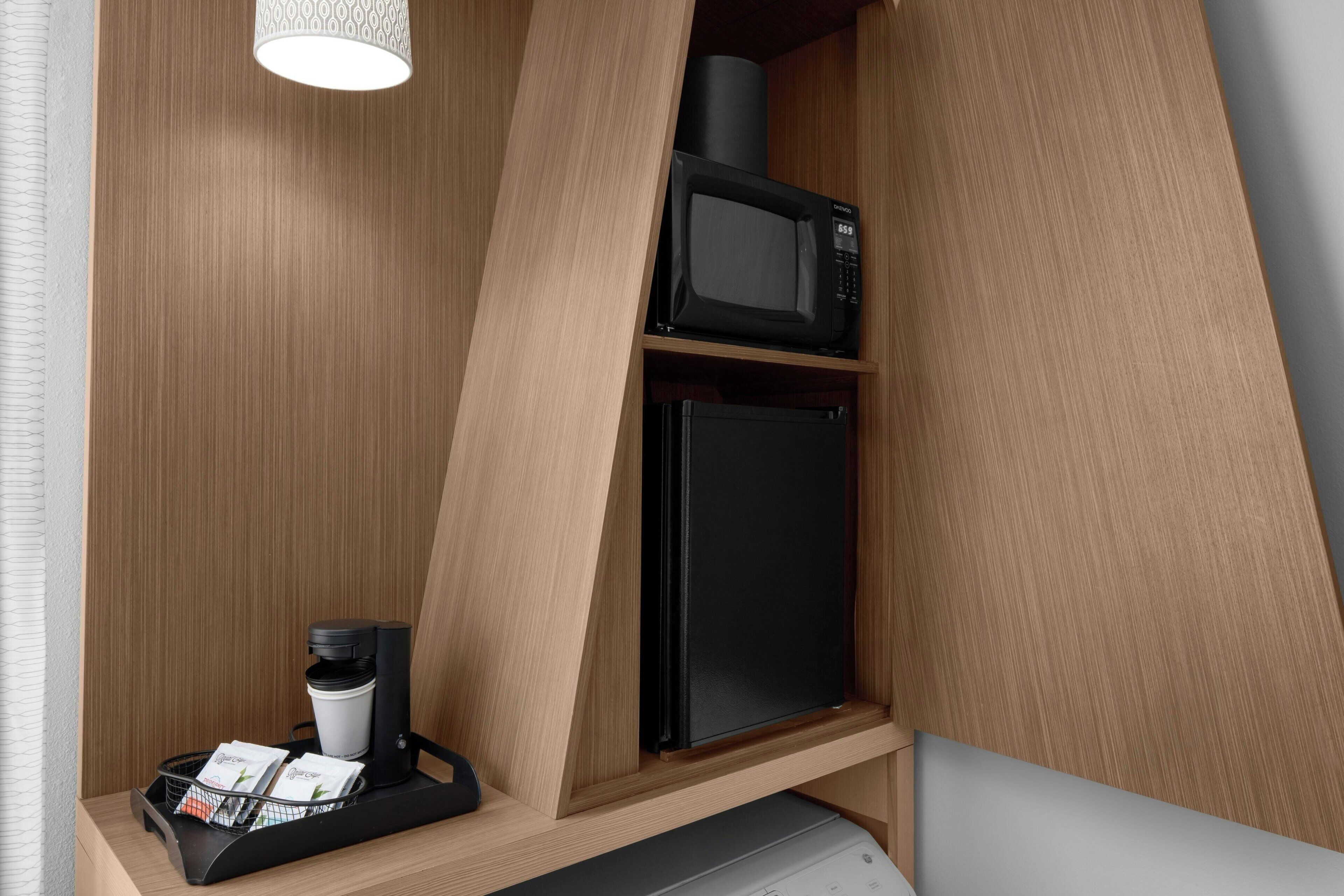 1 bedroom, premium bedding, desk, blackout curtains