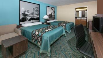 Bàn, khu vực làm việc phù hợp cho laptop, màn/rèm cản sáng