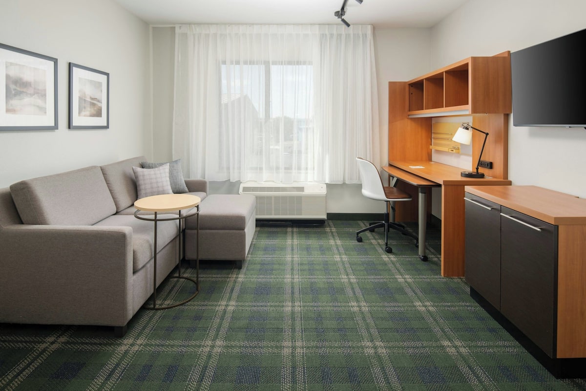 Suite, 1 Bedroom | 1 bedroom, premium bedding, individually furnished, laptop workspace