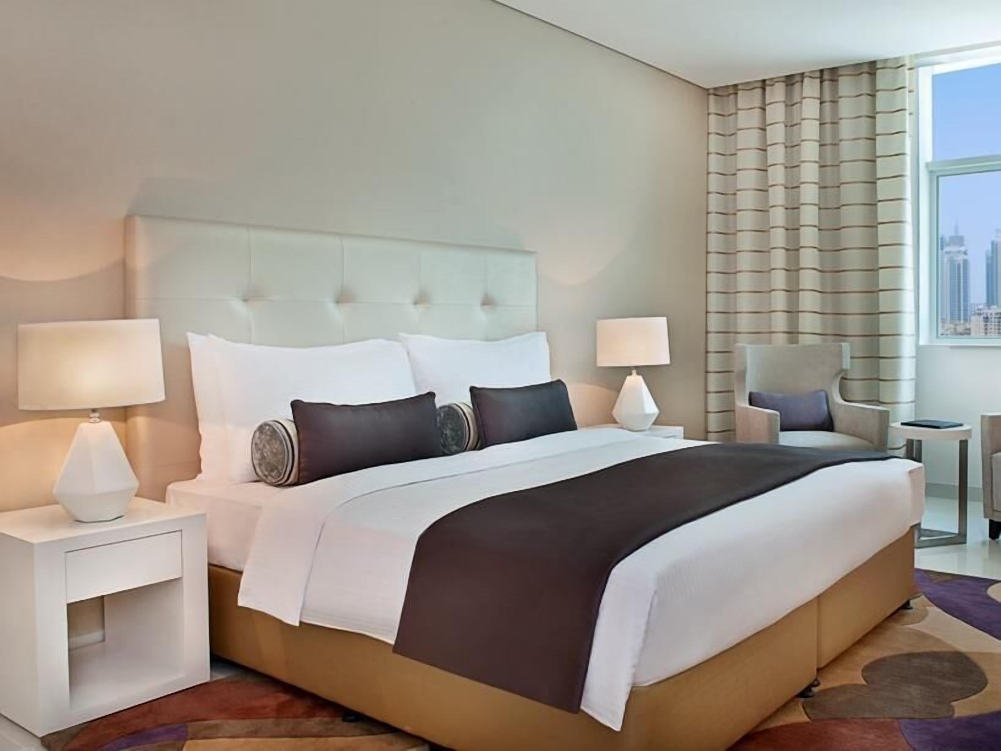 Literie de qualité supérieure, coffres-forts dans les chambres, bureau