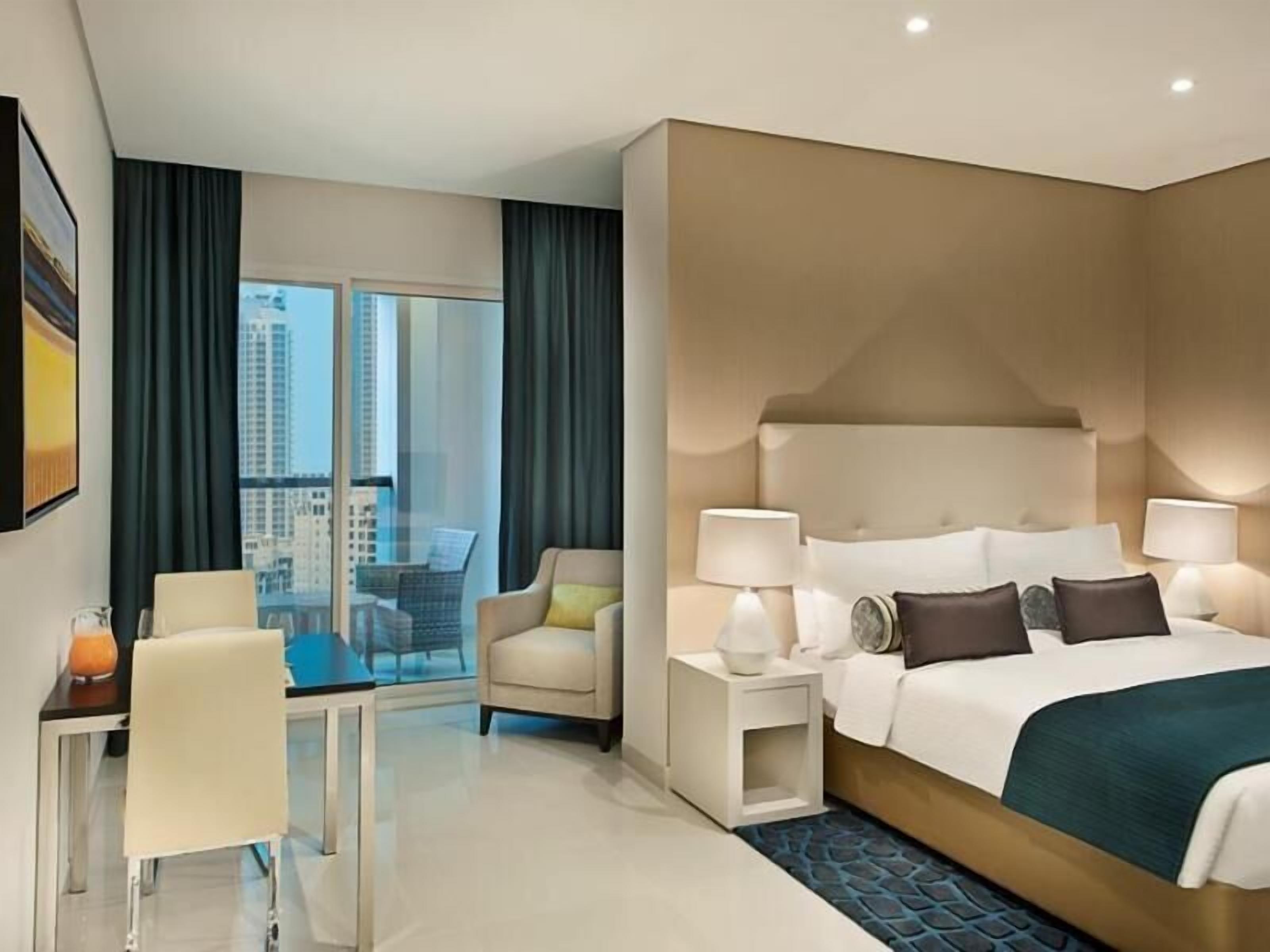 Literie de qualité supérieure, coffres-forts dans les chambres, bureau