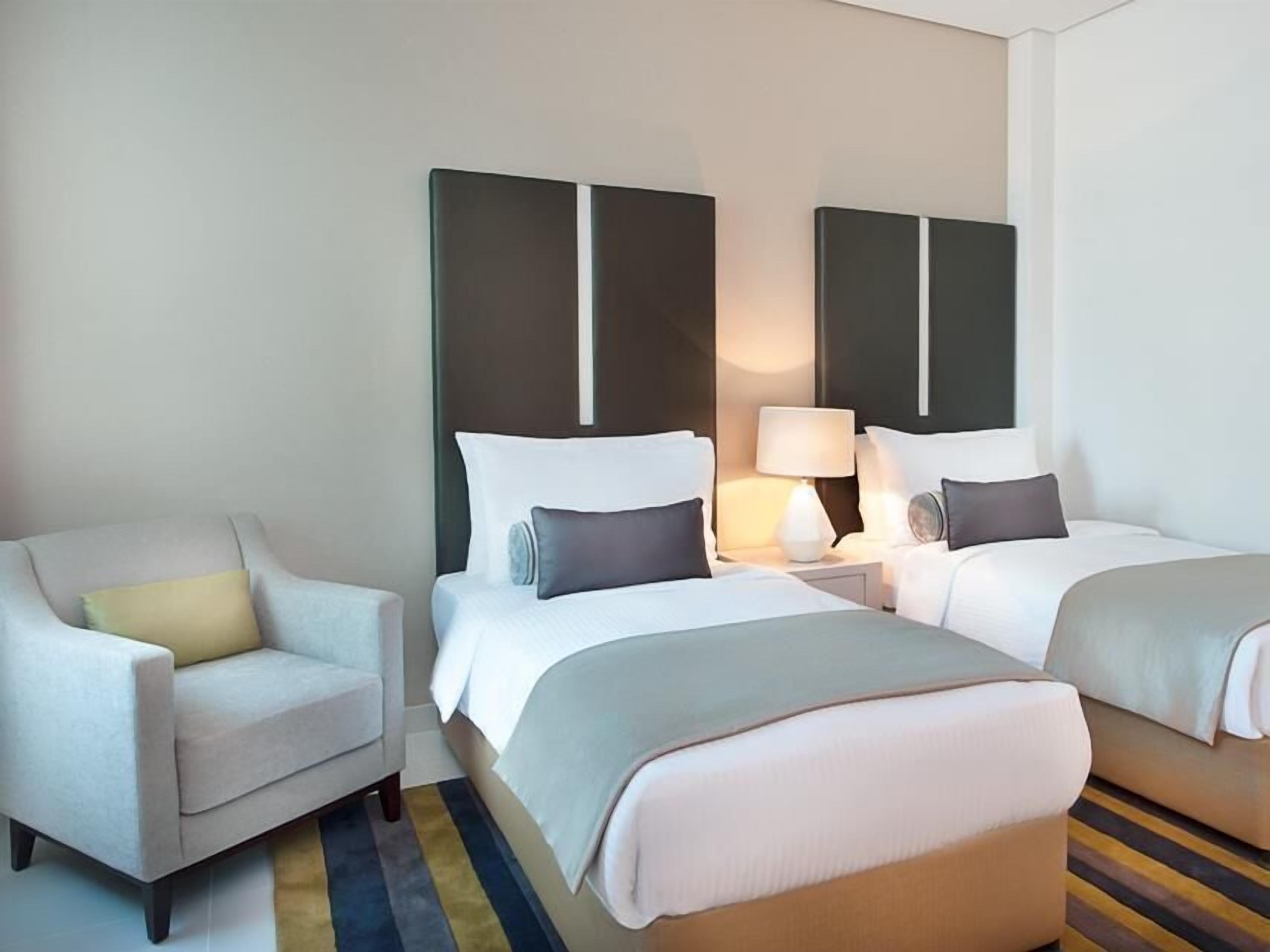 Literie de qualité supérieure, coffres-forts dans les chambres, bureau