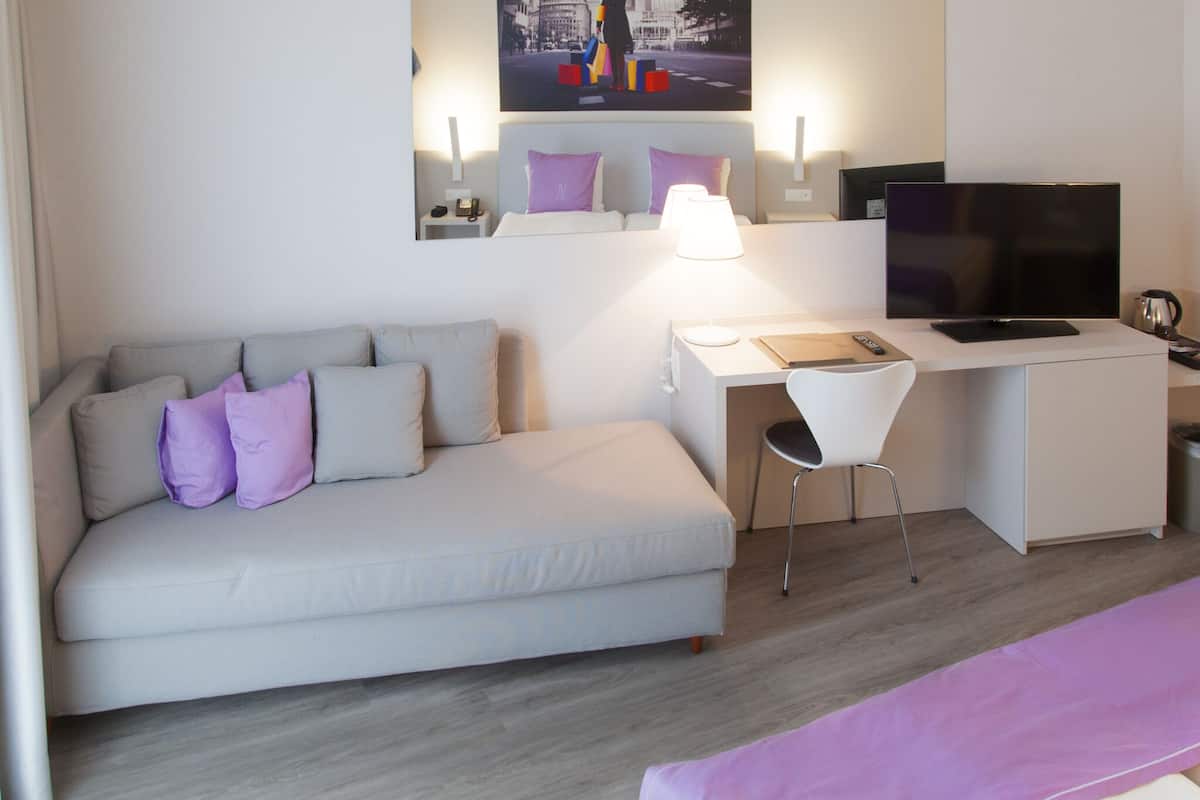 minibar, in-room safe, desk, laptop workspace