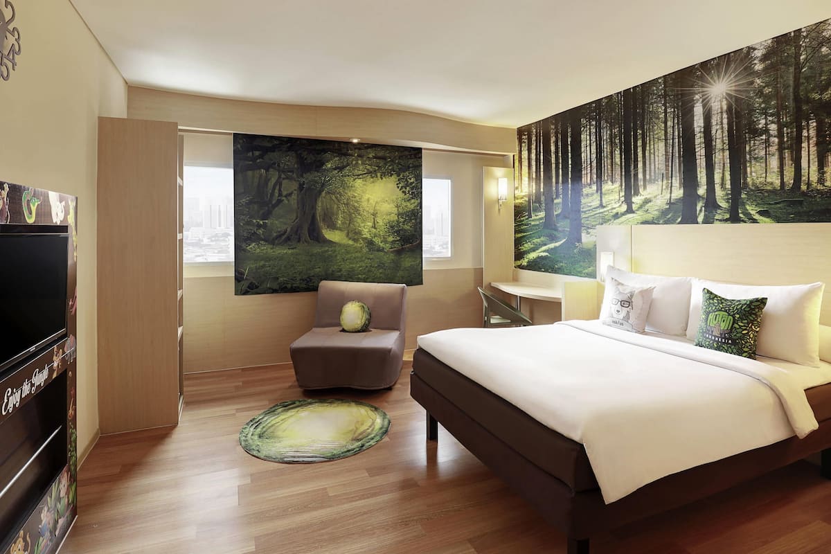 Family Room, Accessible (The Jungle) | Minibar, in-room safe, desk, laptop workspace