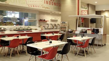 Se sirven desayunos, comidas y cenas