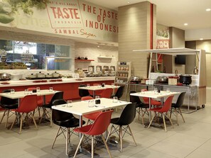 Aamiainen, lounas ja illallinen