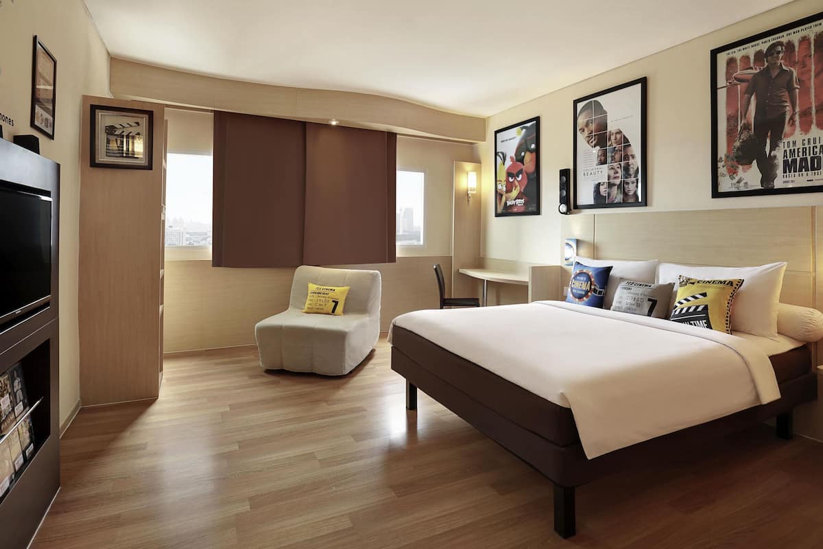 Family Room, Accessible (Cinema Room) | Minibar, in-room safe, desk, laptop workspace