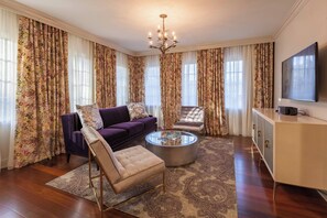 スイート 1 ベッドルーム | リビングルーム | 薄型テレビ