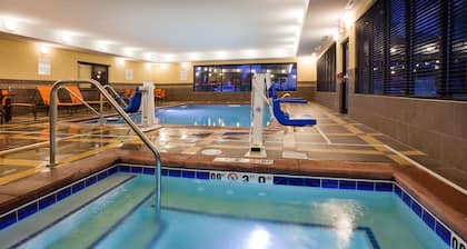 Holiday Inn Express & Suites Davenport by IHG