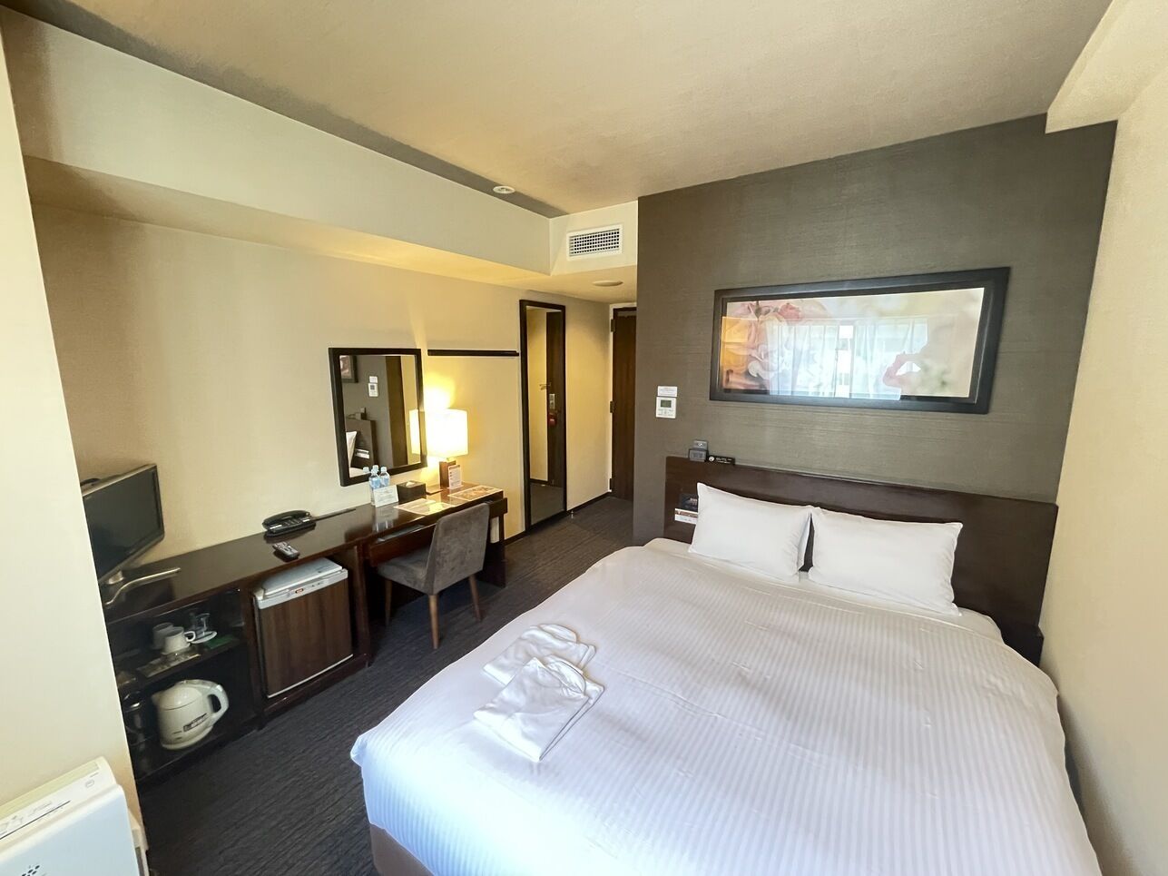 In-room safe, desk, iron/ironing board, free WiFi