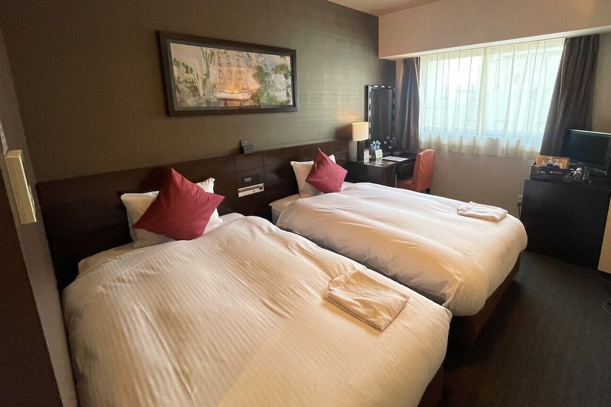 In-room safe, desk, iron/ironing board (on request), free WiFi