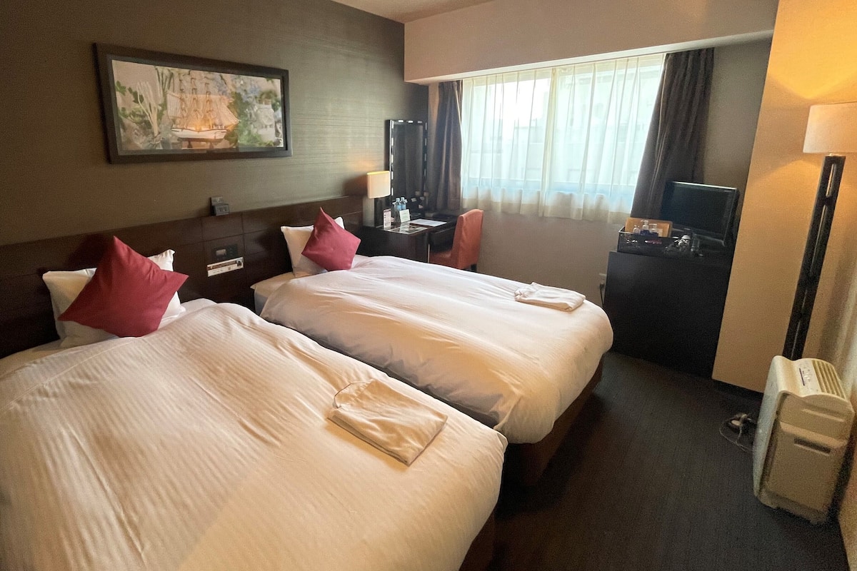 In-room safe, desk, iron/ironing board (on request), free WiFi