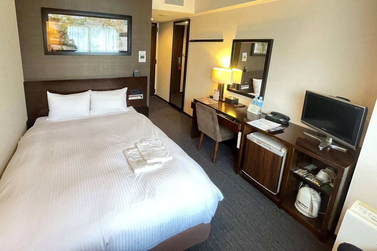 In-room safe, desk, iron/ironing board (on request), free WiFi
