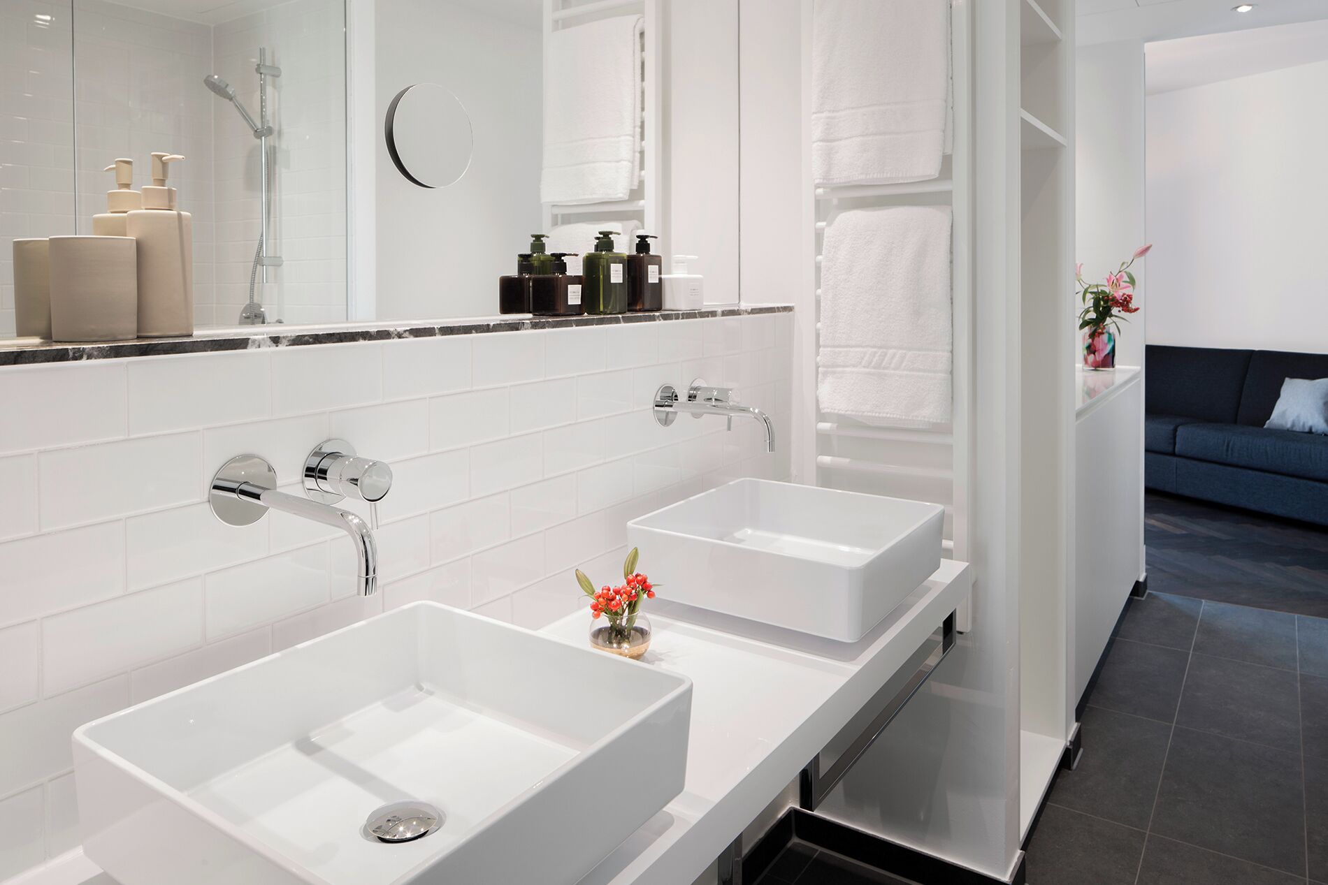 suite, 1 bedroom | bathroom | free toiletries, hair dryer, towels