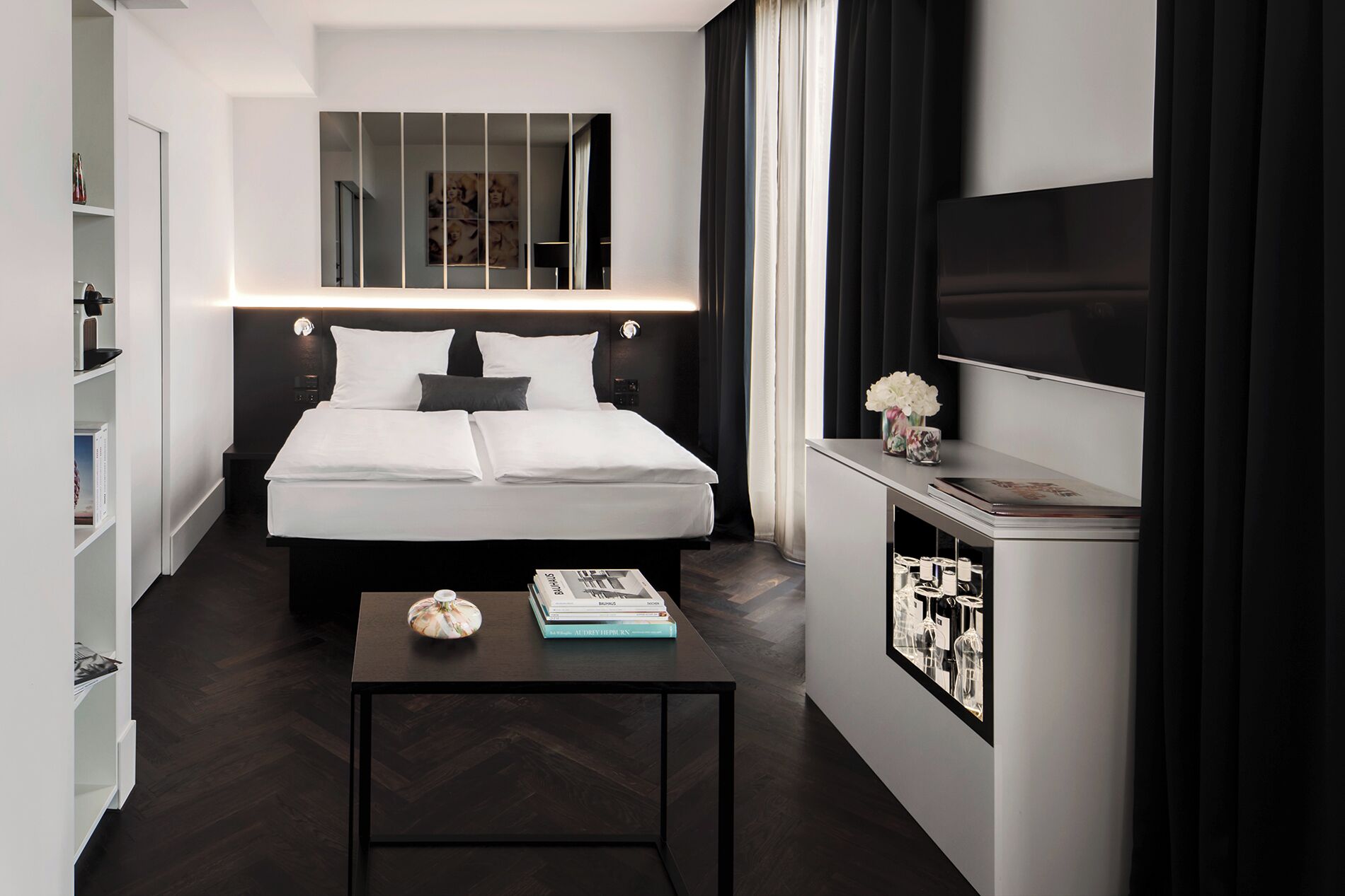 superior triple room, 1 bedroom | in-room safe, desk, blackout curtains, soundproofing