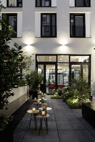 Garden. Hotel AMANO Grand Central