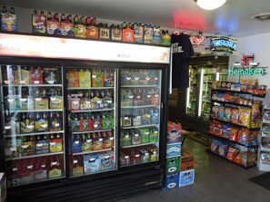 Gift shop - Nittany Budget Motel (State College)