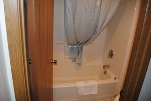 Badkamer met douche