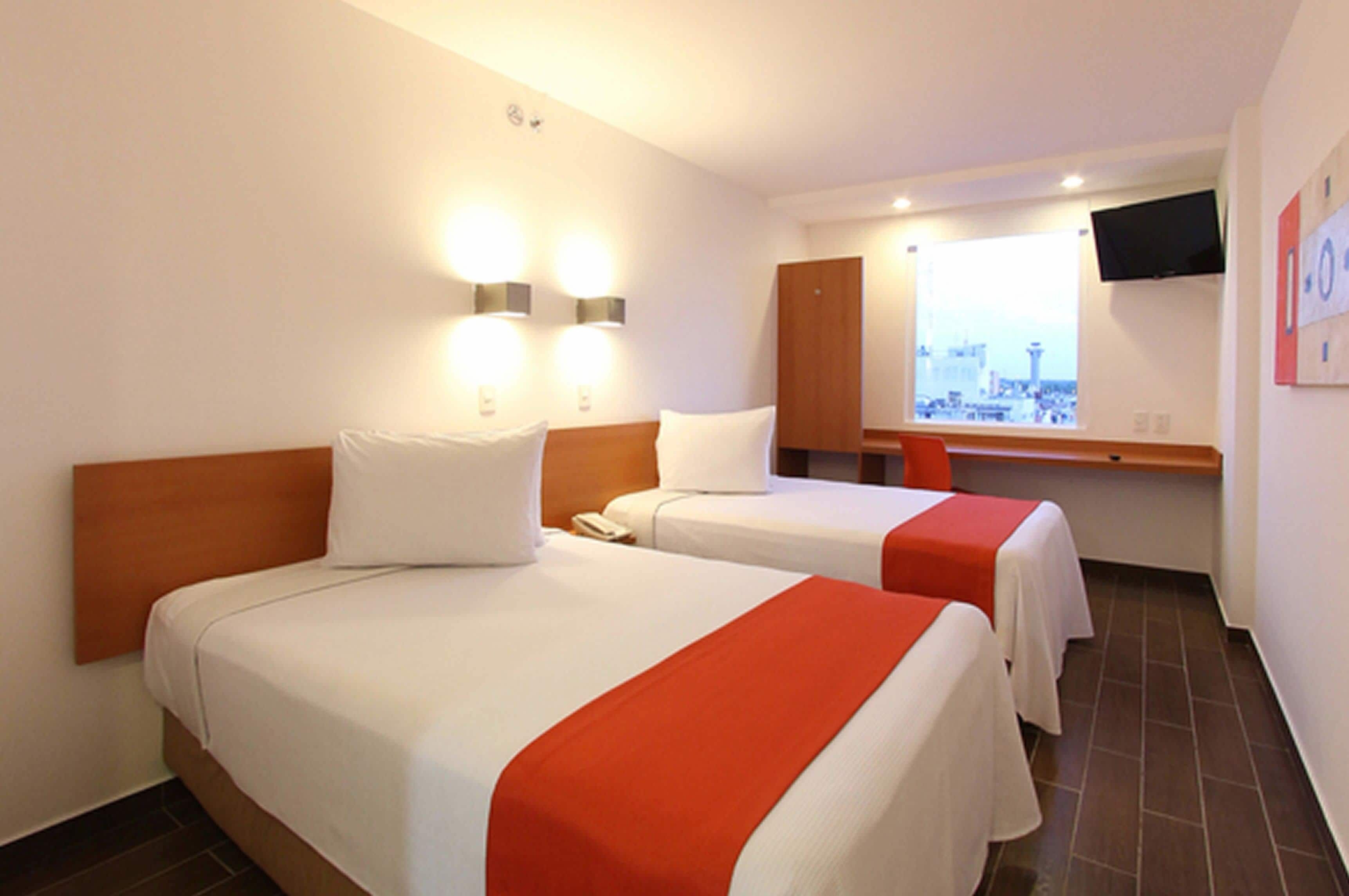 Coffres-forts dans les chambres, bureau, Wi-Fi gratuit, draps fournis