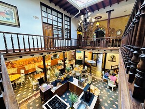 Free daily continental breakfast - San Juan Hotel (Cuenca)