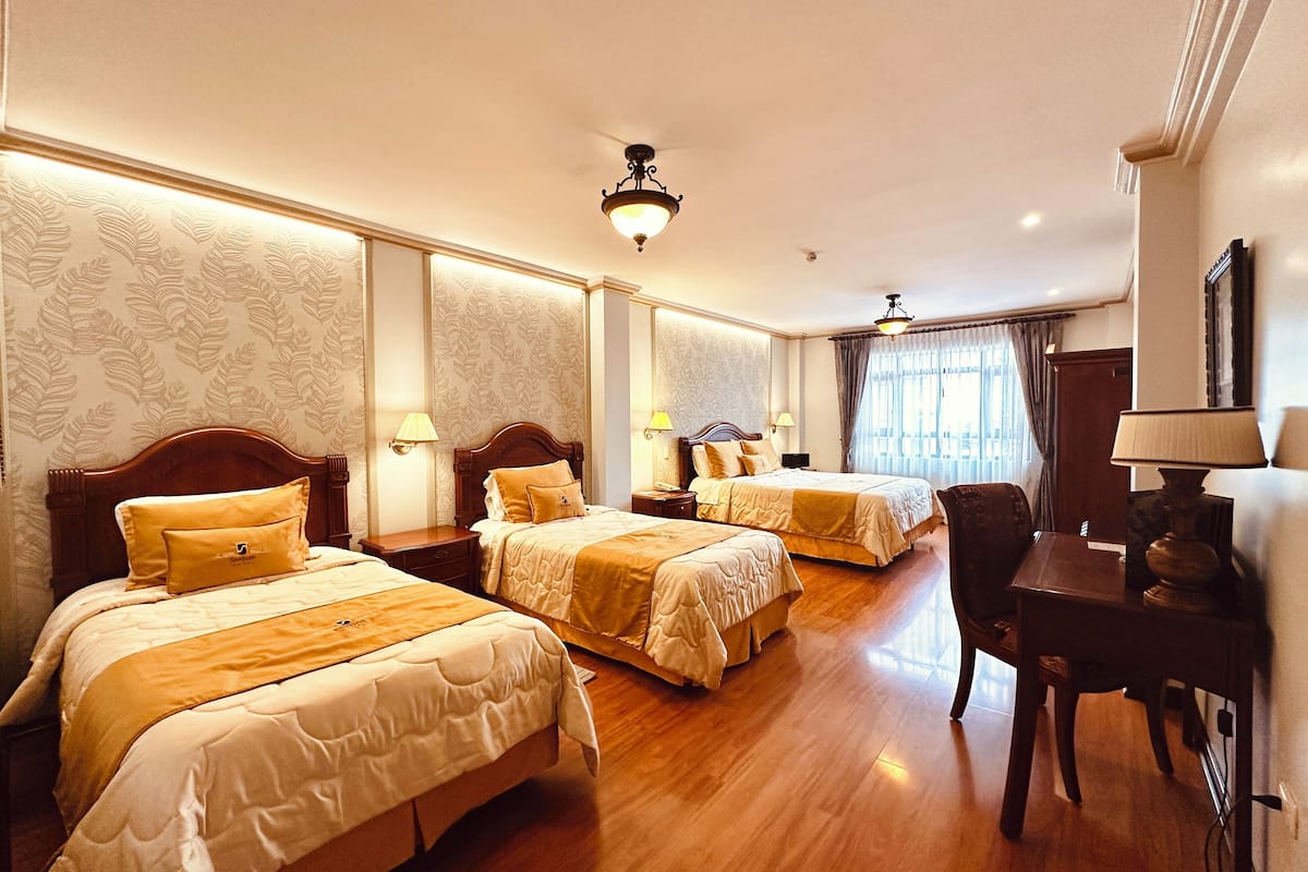 standard triple room | 1 bedroom, minibar, desk, free wifi