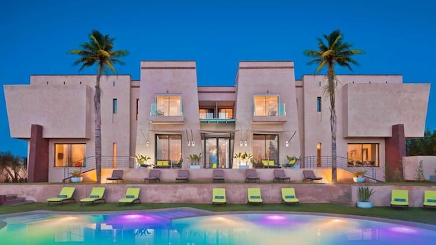Outdoor pool, pool umbrellas, pool loungers - AG Hotel & Spa Marrakech (Oulad Hassoune)